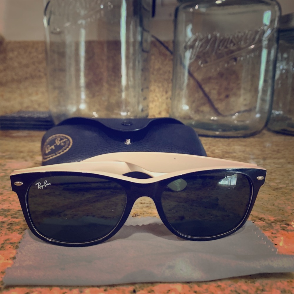 RayBan wayfarer EUC
